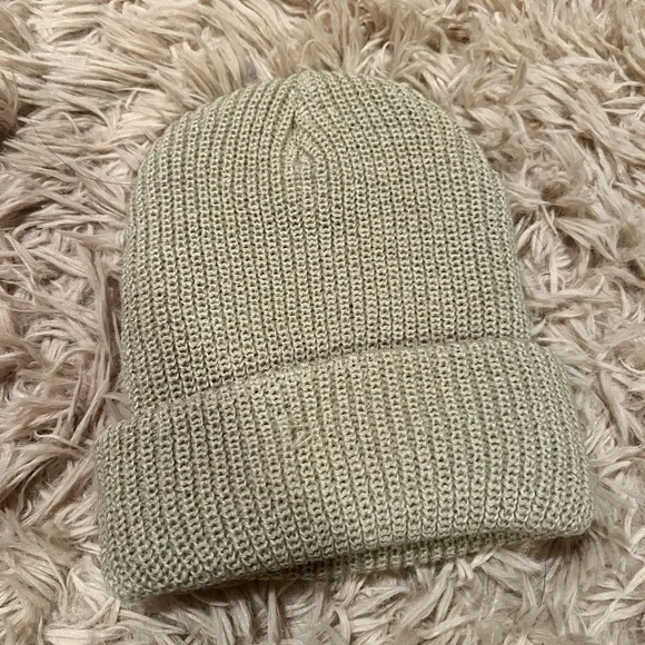 Lonely ghost beanie - Picture 3 of 4